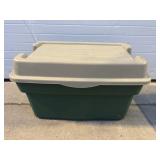 Green/beige Rubbermaid tote