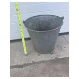 Metal CN pail