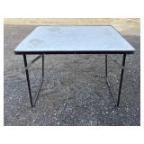 Folding table