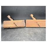 2 wood planes