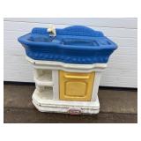 Blue/white little tikes sink unit