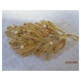 Amber & Pearl leaf Pin 3