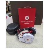 white Beats by Dr. Dre Studio headphones original