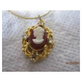 Cameo Pendant Necklace - 18