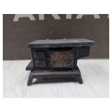 VTG 'Bonnie Glo' miniature cast iron dollhouse