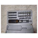 Pro'sKit 8PK-204A 33-piece ratchet screwdriver