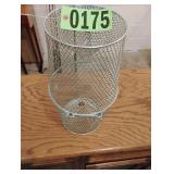 Metal fishing trap
