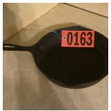 Cast Iron skillet 10.5in