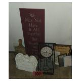 Assorted wall plaques