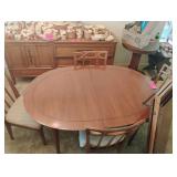 Table and (4) chairs - Table cover, extra leafs