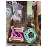 Flat of asst dï¿½cor