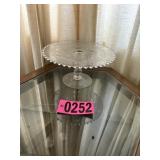 Glass/crystal cake stand