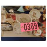 Clock, purfume bottle, glass dï¿½cor