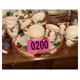 Francisan Earthenware dish set - Approx 143 pc