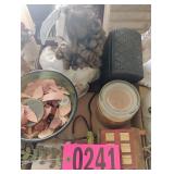 Flat of doll, candle, dï¿½cor