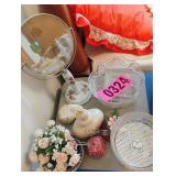 Glass dï¿½cor, make-up mirror