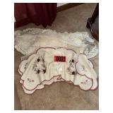 Vintage Embroidered Linens & Lace Runners