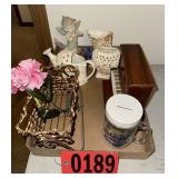 Assorted Home Dï¿½cor & Collectibles