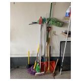 Brooms, Mops & Rakes Utility Lot