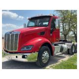 2016 - 579 Peterbilt Day Cab Semi. 13 Speed Automatic
