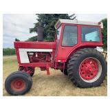 1974 International Hydro 100 Diesel Tractor