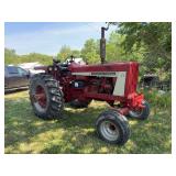 806 International Harvester - Gas Tractor