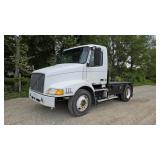 1999 Volvo Flatbed 5th Wheel Gooseneck Truck