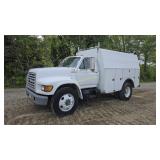 1998 Ford F800 Enclosed Service Truck