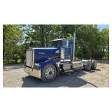 2005 Kenworth W900 Day Cab Semi Truck