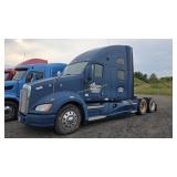 2013 Kenworth T700 Semi Truck