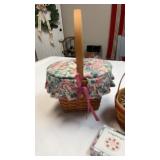 Longaberger 1993 Mother's Day basket with liner,