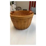 Longaberger 1998 basket with leather handles,