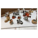 Large lot of vintage & assorted dog figurines (19)