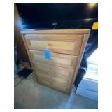 5 Drawer Chest Dresser - 33" x 17" x 47" - MUST BRING PROPER TOOLS & MANPOWER ON REMOVAL DATE 5 Drawer Chest Dresser - 33" x 17" x 47" - MUST BRING PROPER TOOLS & MANPOWER ON REMOVAL DATE