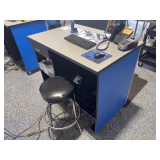Cashier/ Support Desk w/ Stool - 48' x 30' x 42'