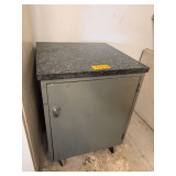 Rolling Work Station w/ Storage - 25' x 25' x 33'