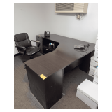 71' x 71' x 30' Corner Desk - Computer Chair