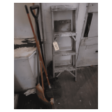 4' Step Ladder - Brooms Dust Pan