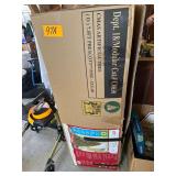 7.5’ Pre Lit Artificial Christmas Tree