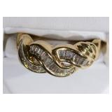 10kt GOLD DIAMOND RING 10kt GOLD DIAMOND RING
