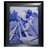HANK AARON 8X10 SIGNED PHOTO FRAMED W/ COA