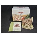 1997 David Winter D1028 Mistletoe Cottage