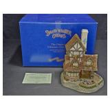 1994 David Winter Cottages The Flower Shop