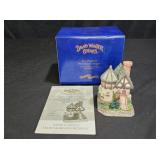 1995 David Winter Cottages Maid Marion