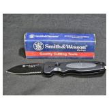 Smith & Wesson Black Medium Combo Knife