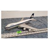 Lufthansa Boeing 747 Jumbo Jet Battery Toy