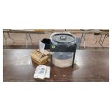 Outdoor Cooker w/ Accessories/Manual