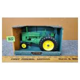 John Deere Narrow Front Model 'G' Tractor 1/16?