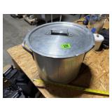 Aluminum Pot w/ Lid