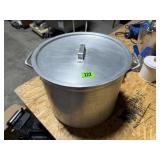 Aluminum Pot w/ Lid